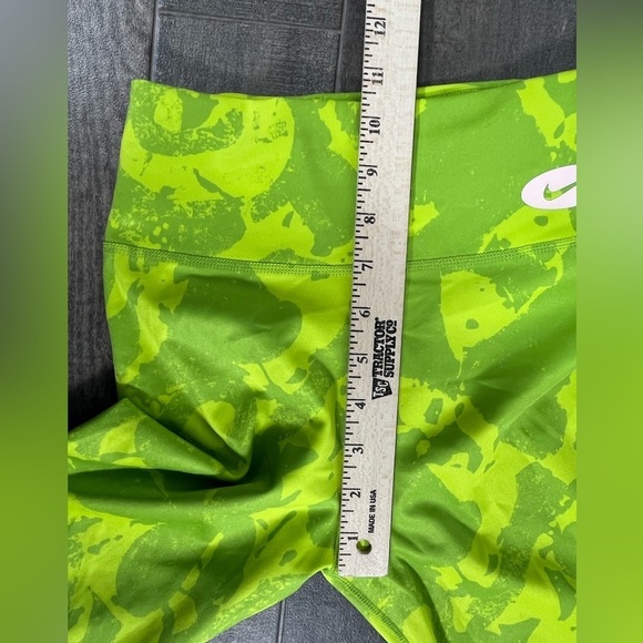 NEW Nike One Luxe Tight Fit Mid Rise Bike Shorts - Picture 10 of 12